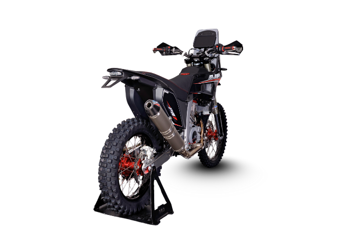 PR7 Black jako hero kontaktu.